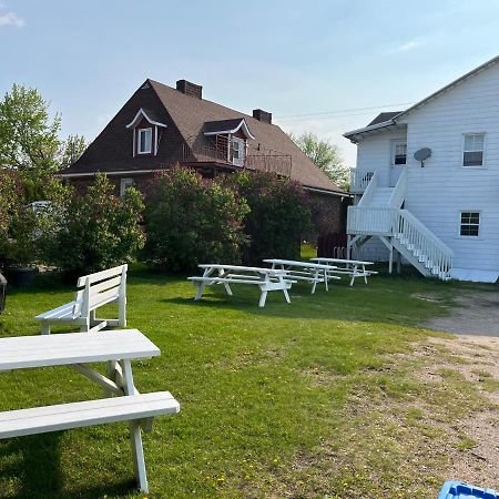 Auberge Lac-Saint-Jean Roberval Exterior foto